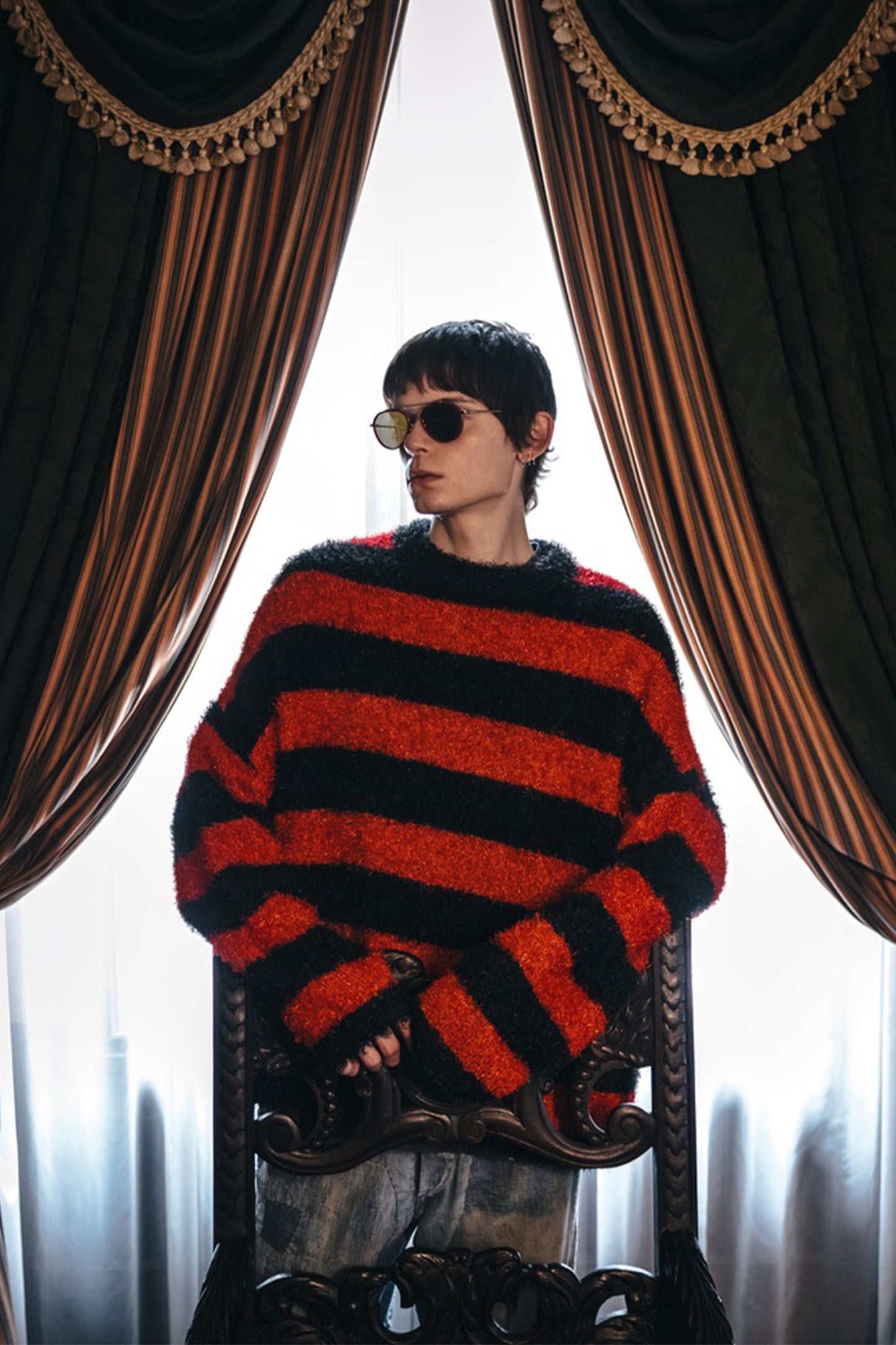 CREW NECK KNIT/ GLITTER BORDER