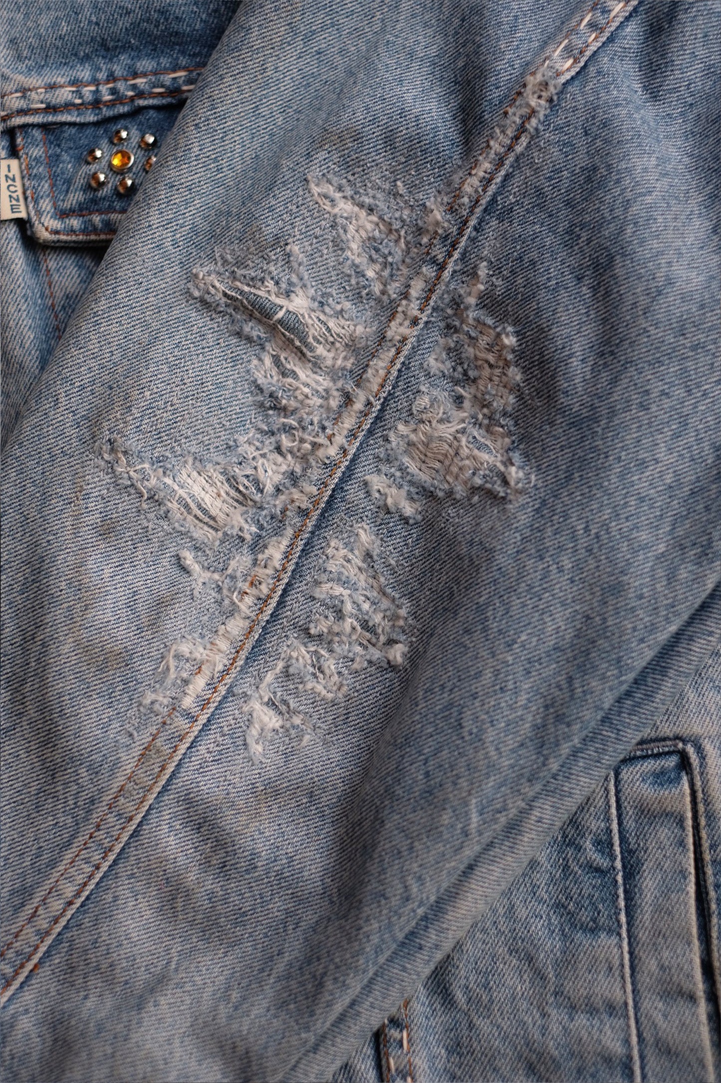 FLOWER STUDS DENIM JACKET