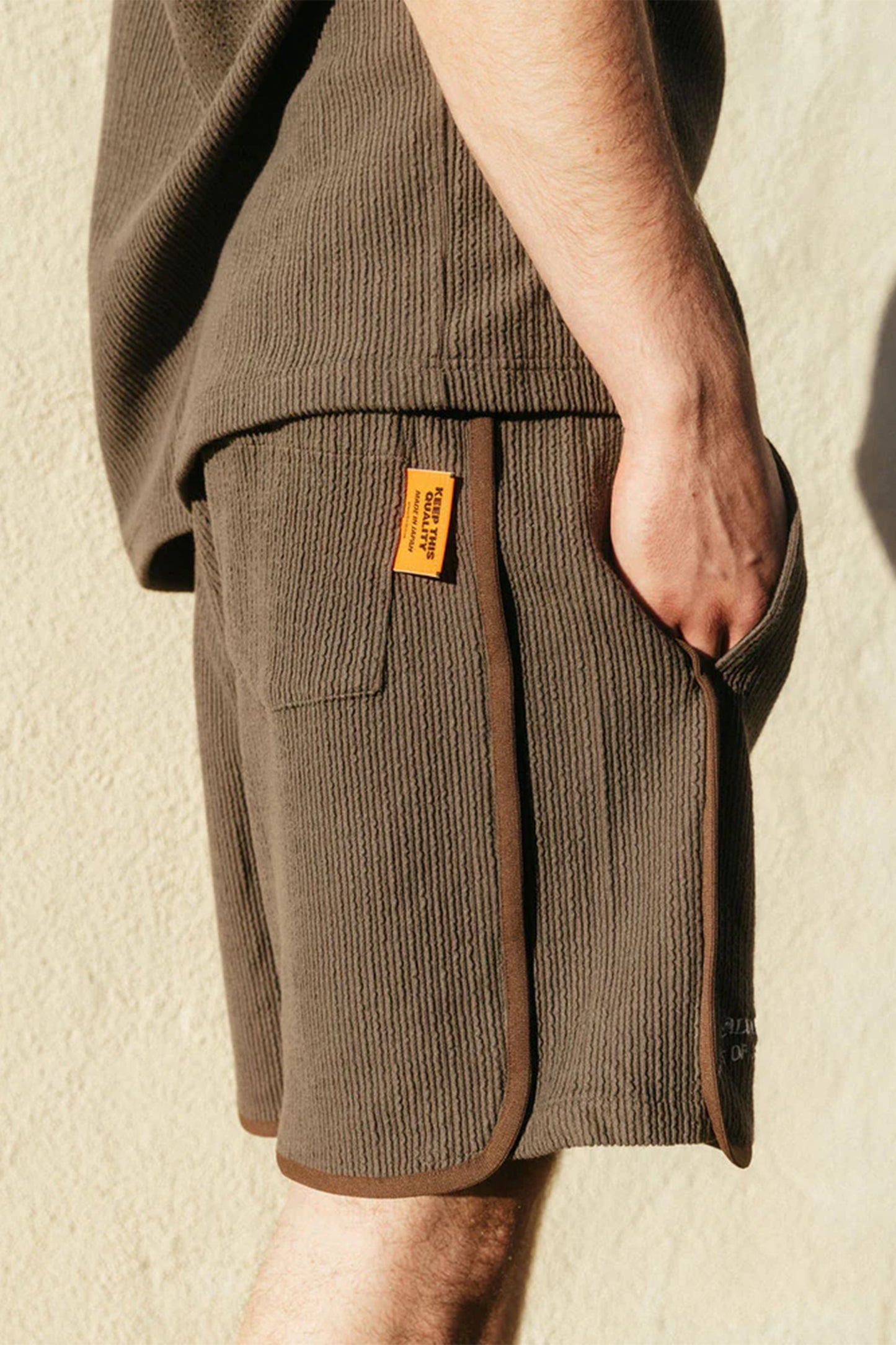 FRILL STRIPES BASKETBALL SHORTS