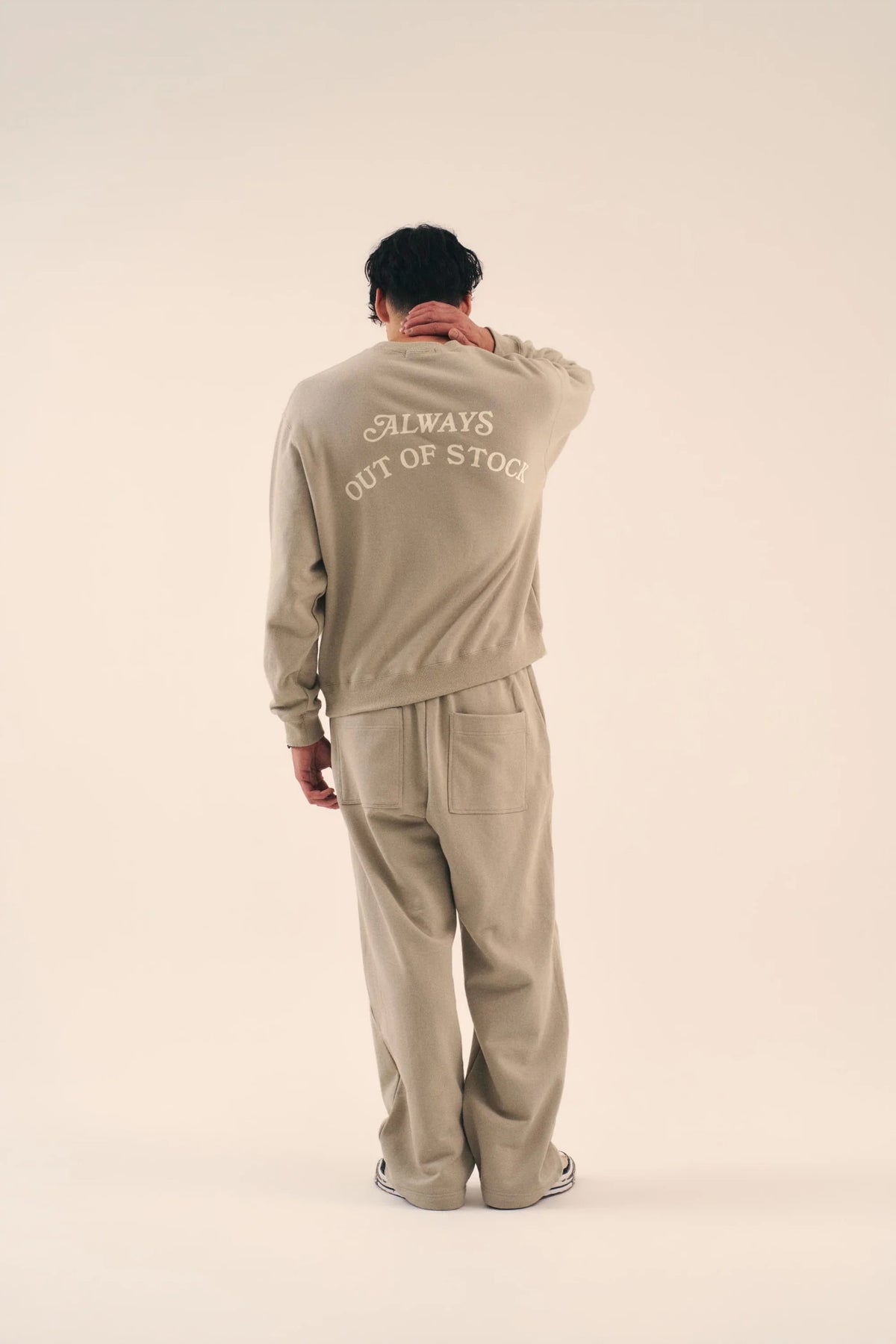 BASIC LOGO CREWNECK