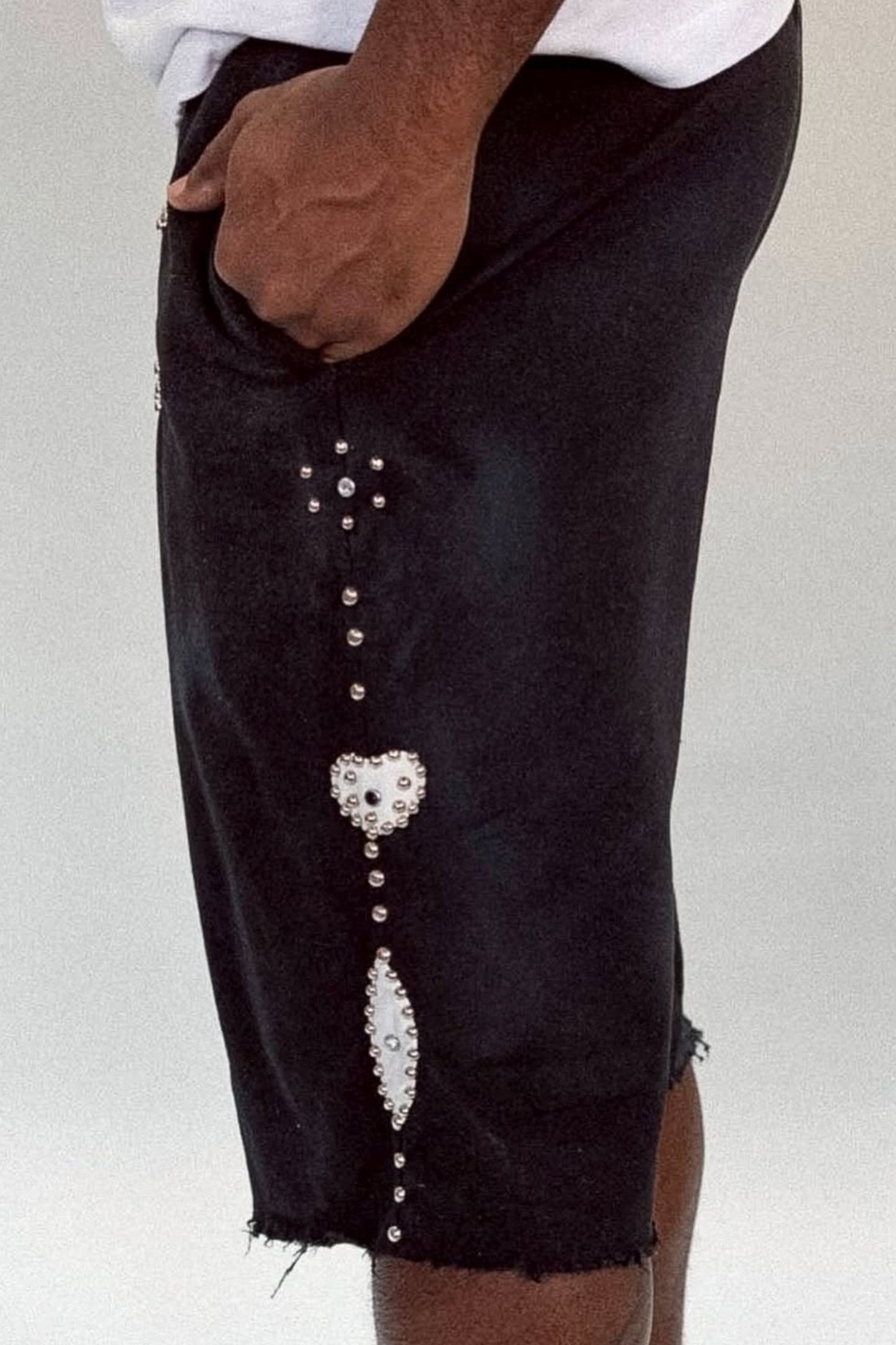 NYC STUDS BAGGY SWEAT SHORTS