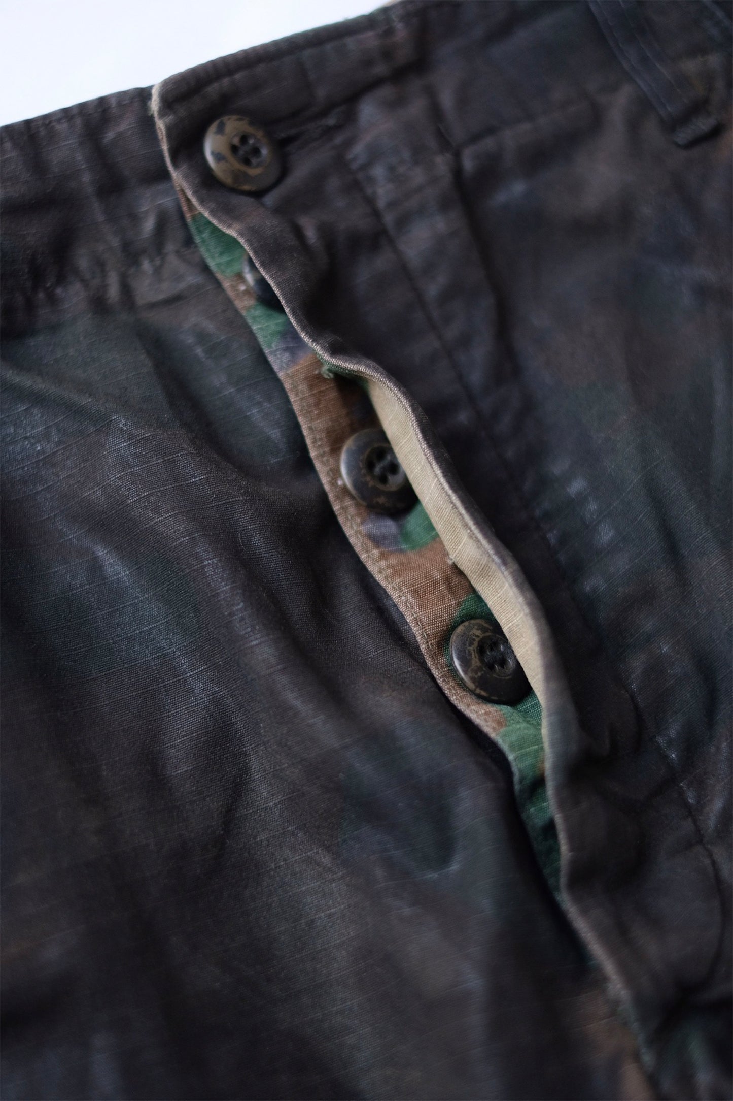 CAMO BLACK WAX SHORTS