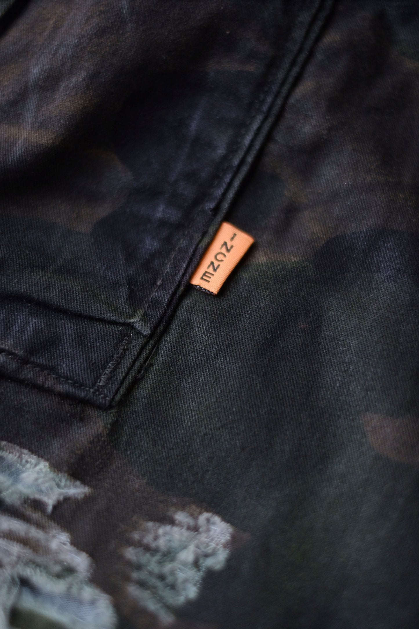 CAMO BLACK WAX SHORTS