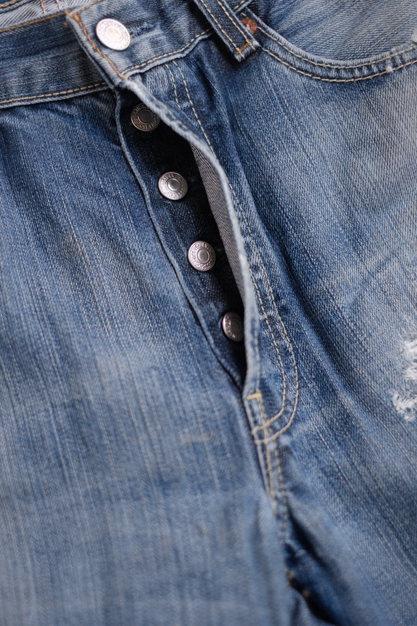 BAGGY STUDS DENIM SHORTS