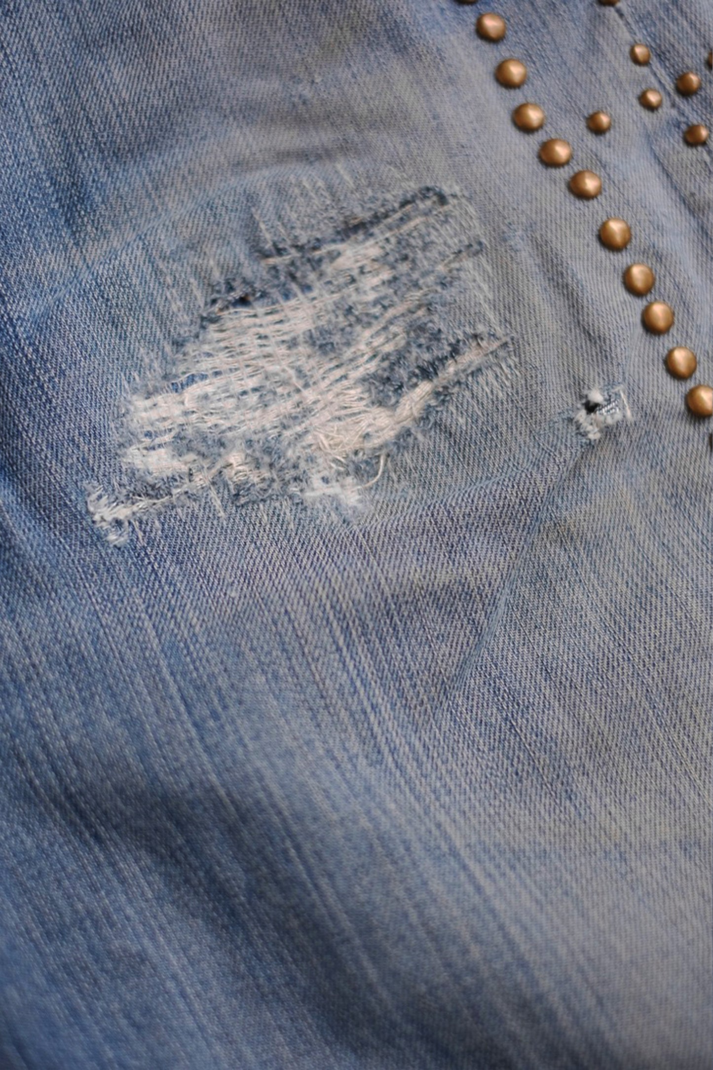 BAGGY STUDS DENIM SHORTS