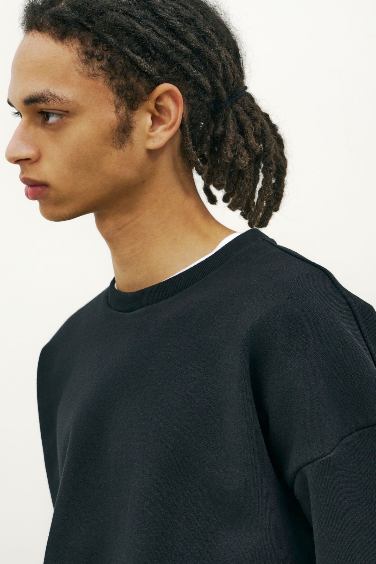 CREW NECK SWEATSHIRT