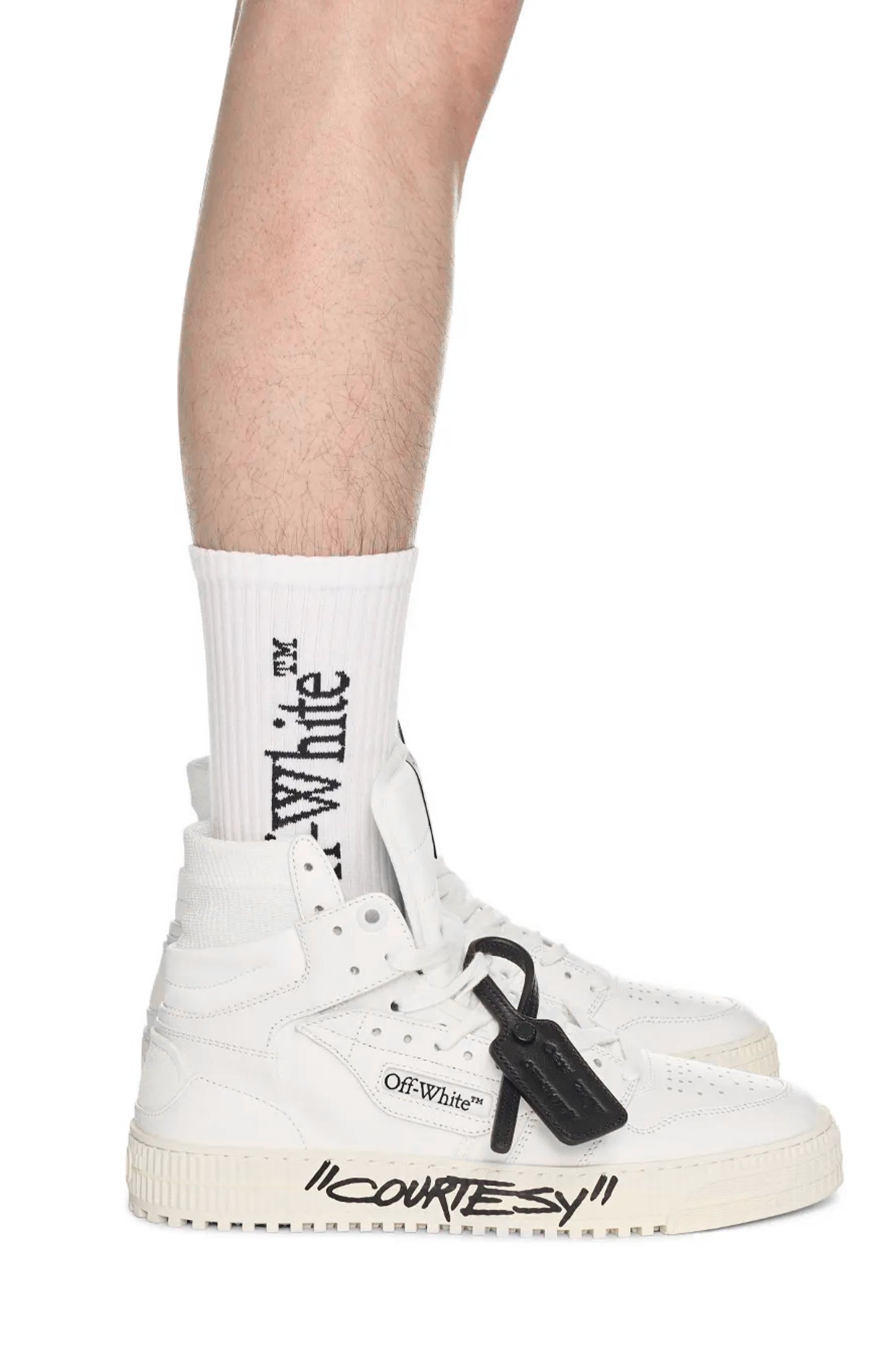 3.0 OFF COURT COURTESY