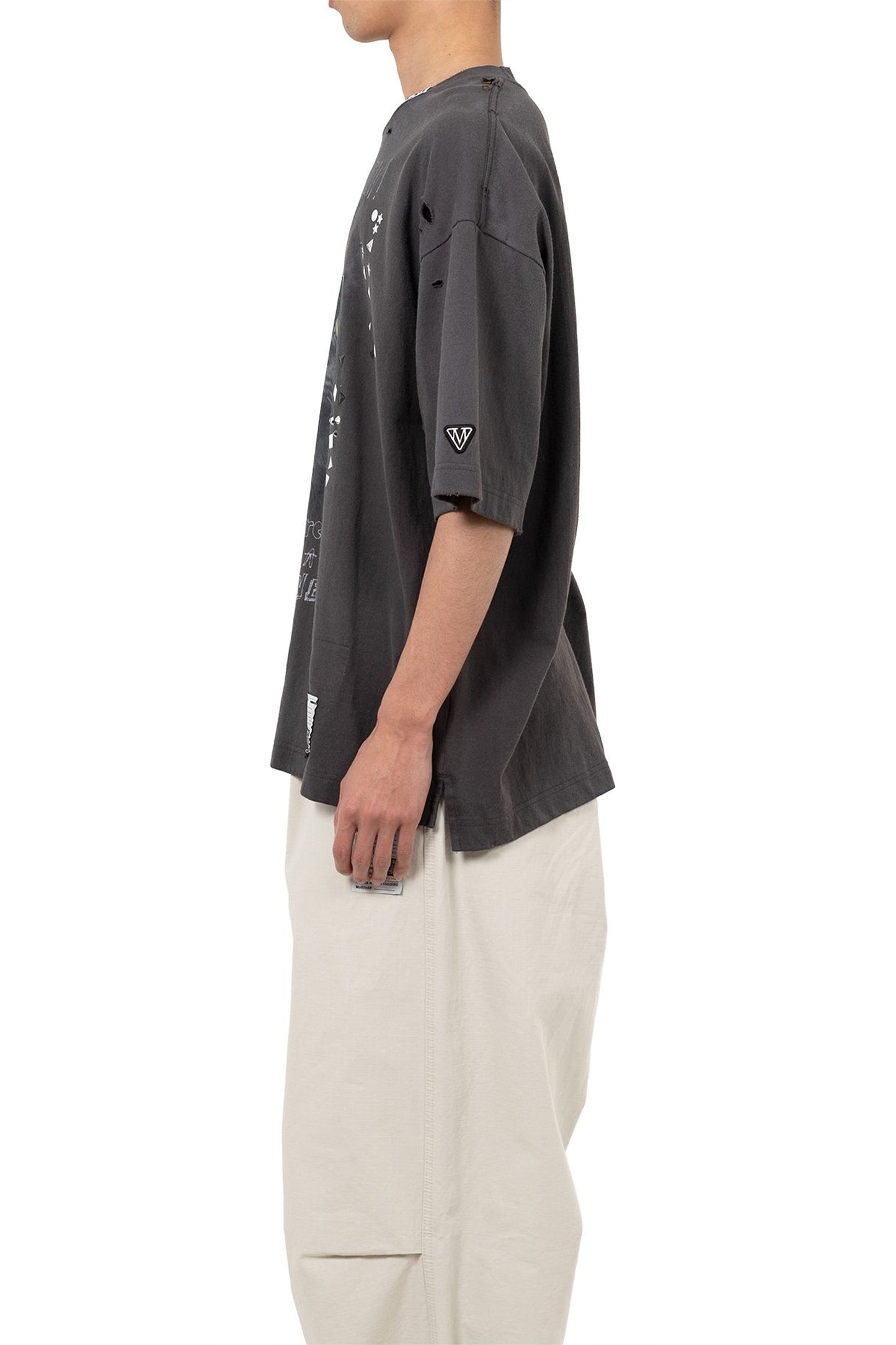 EMBELLISHED DISTRESSED TEE