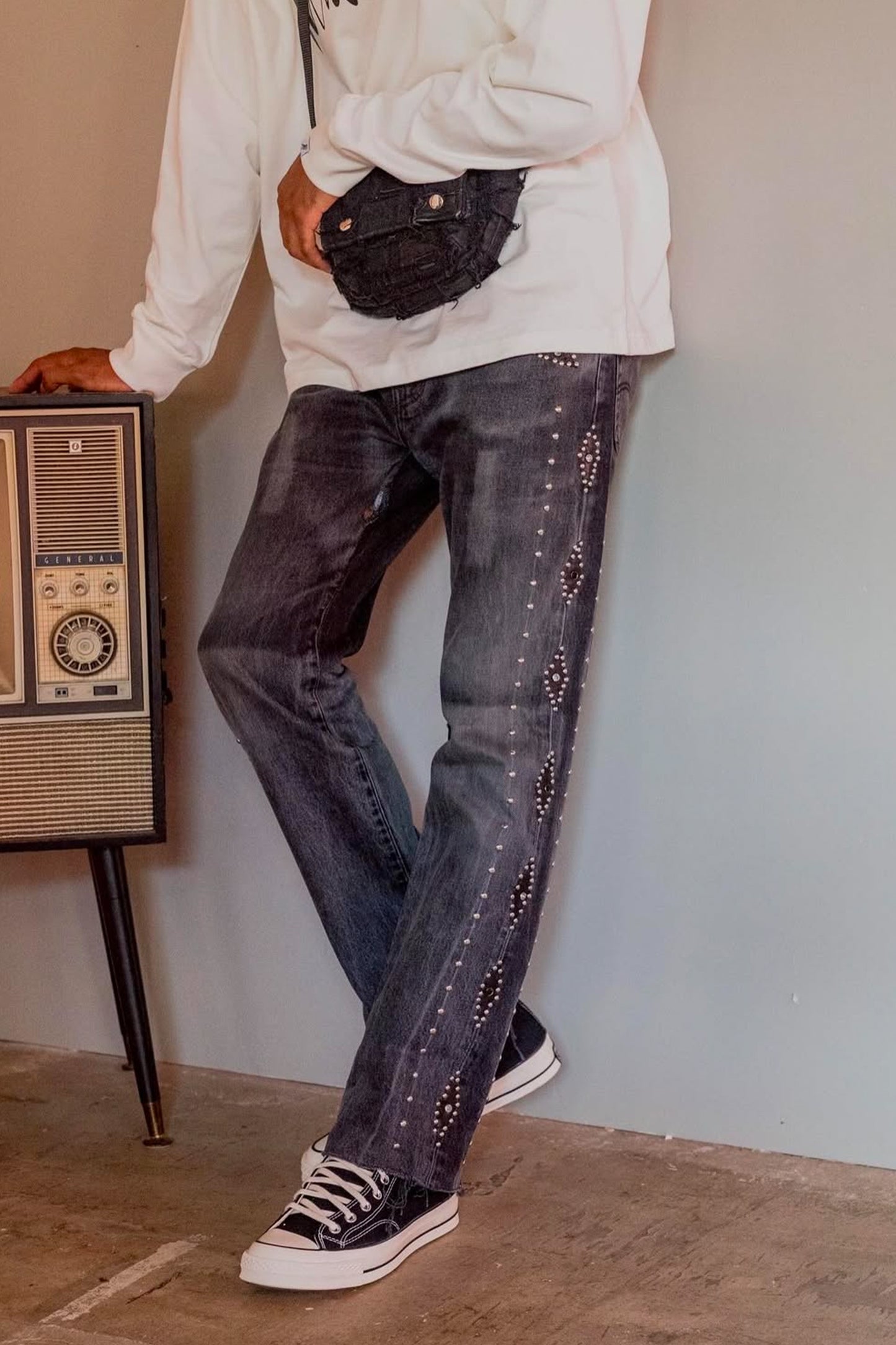 LEATHER STUDS DENIM PANTS