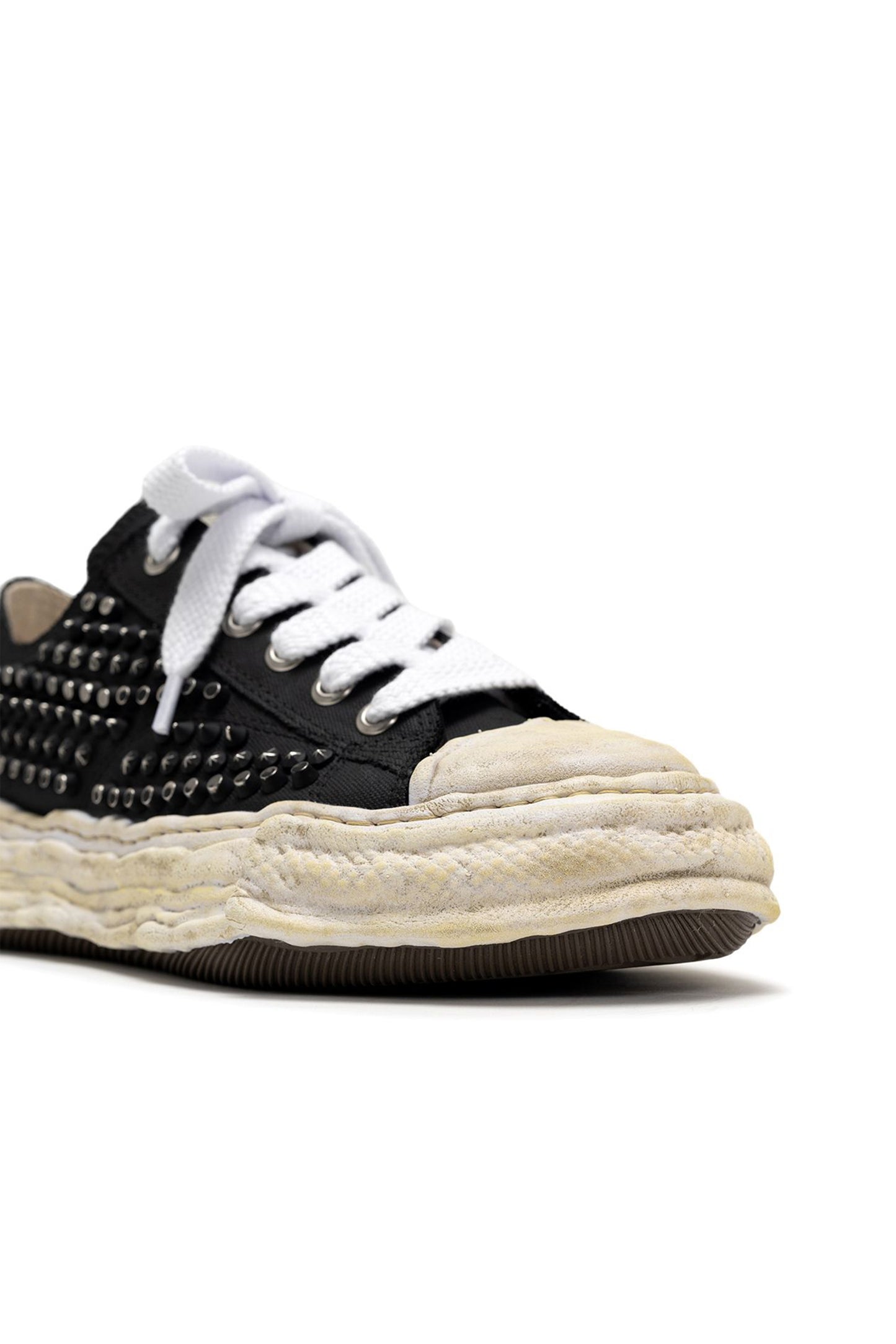 PTSN23 Studs Low-Top
