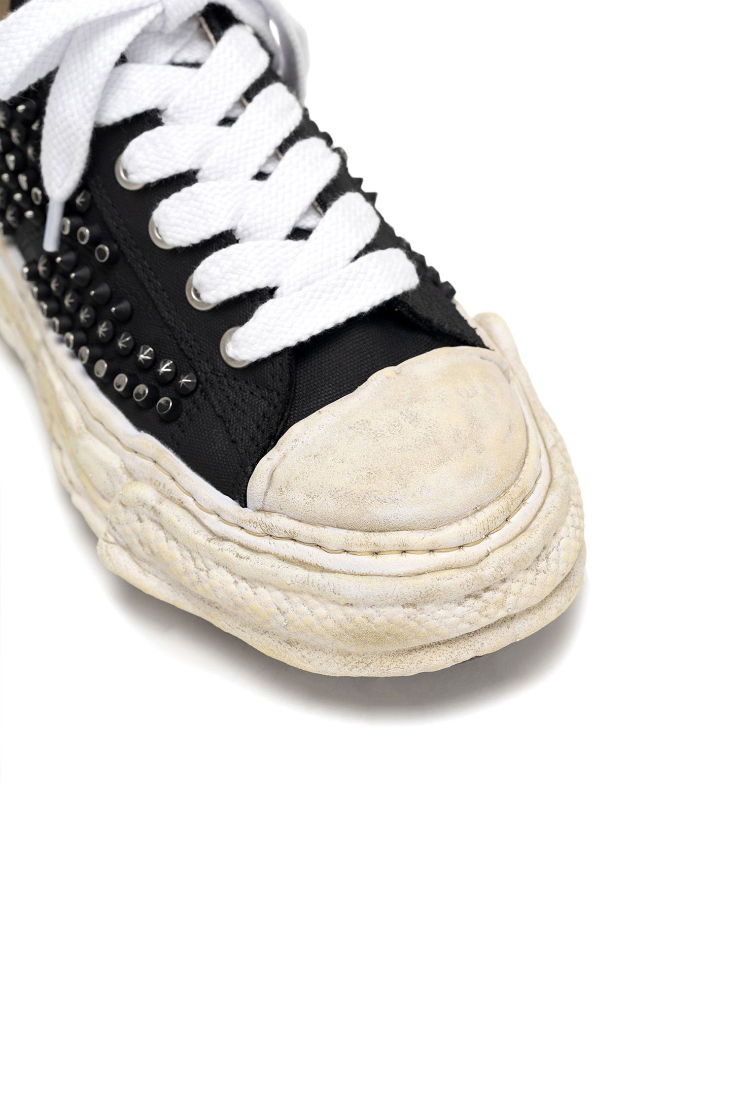 PTSN23 Studs Low-Top
