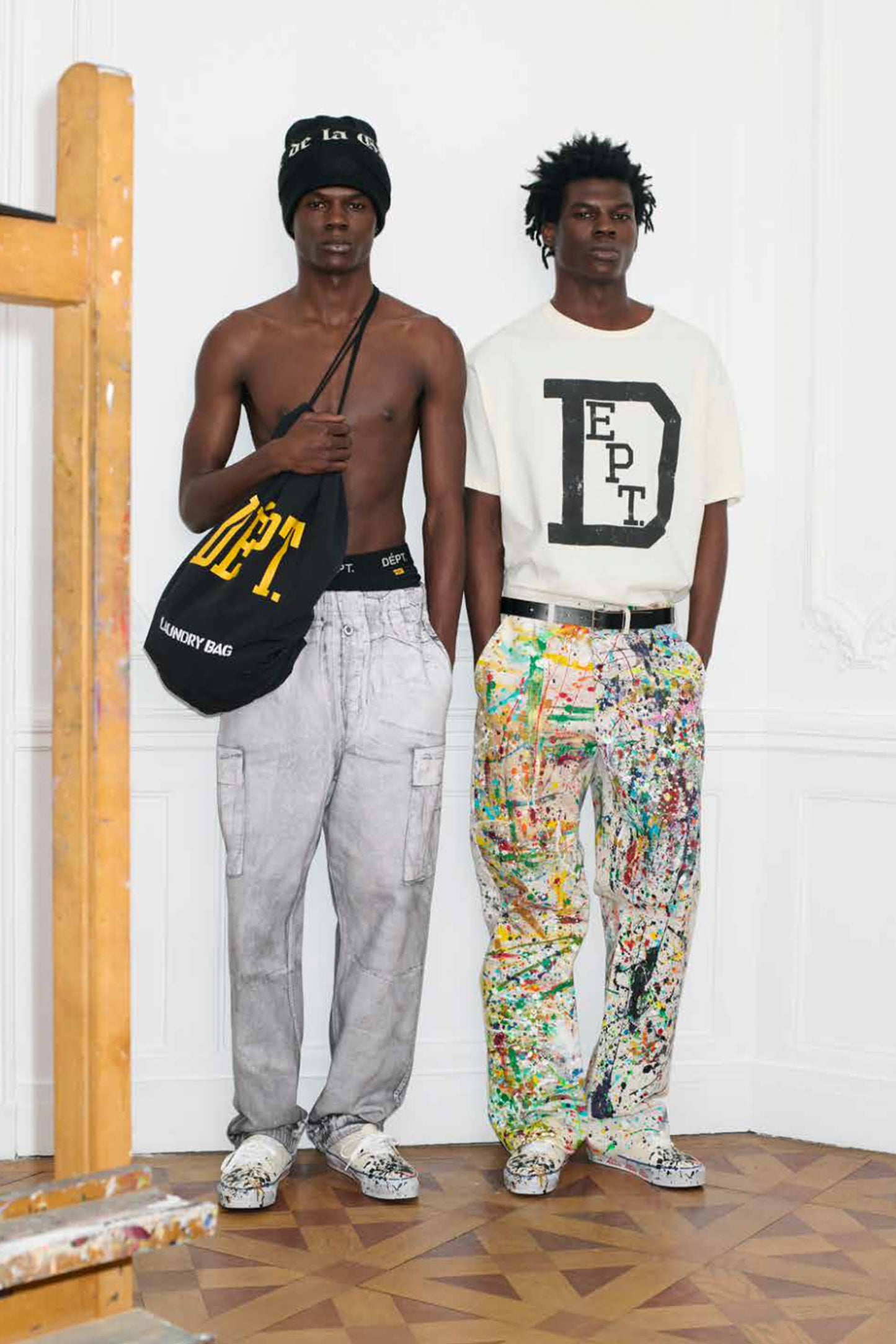 UNIVERSITY GRAPHIC TEE