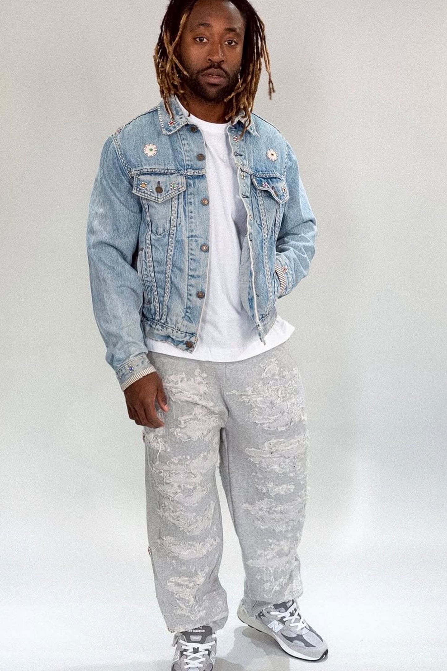 FLOWER STUDS DENIM JACKET