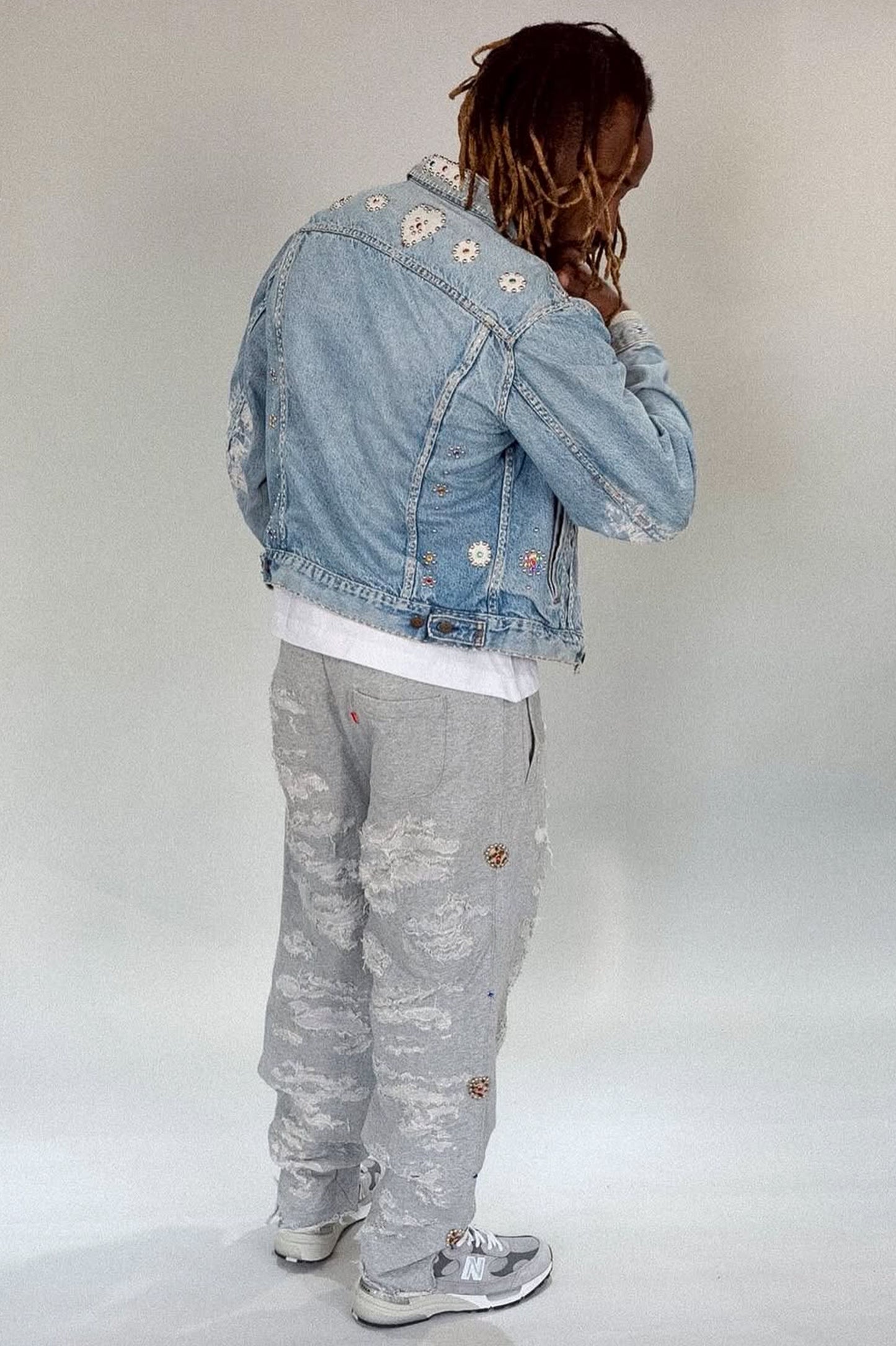 FLOWER STUDS DENIM JACKET