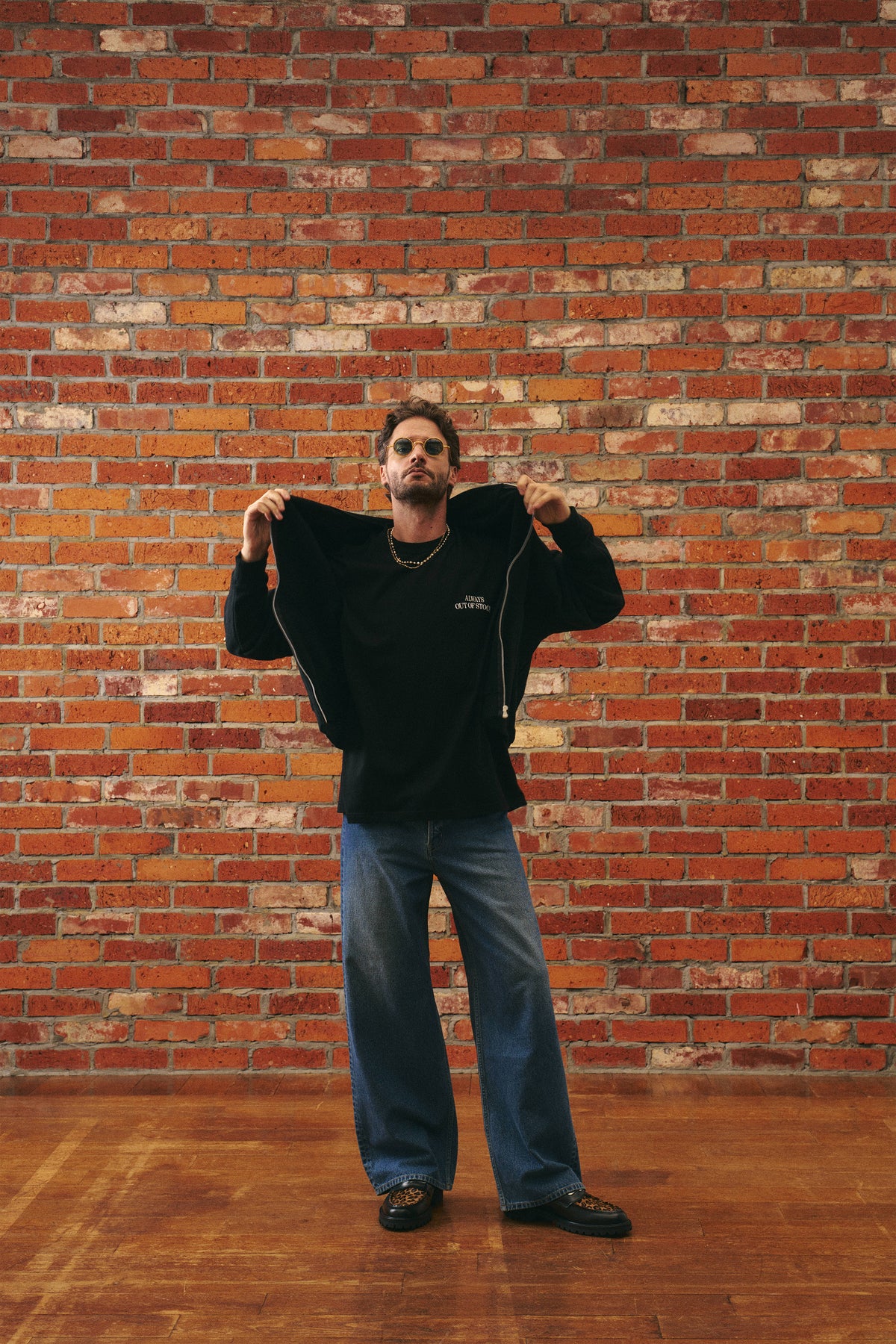 BASIC LOGO ZIP HOODIE