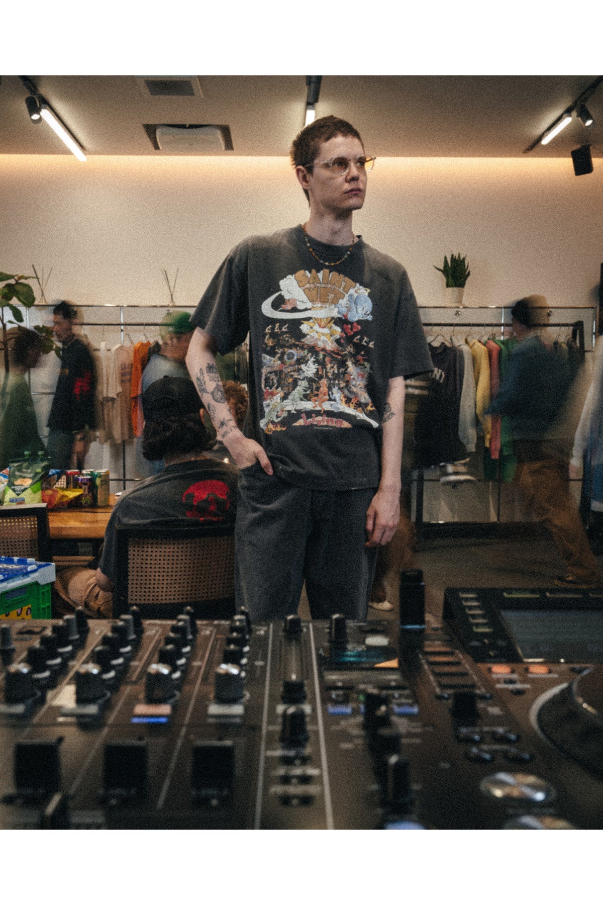 SS T-SHIRT/LIVING/BLACK