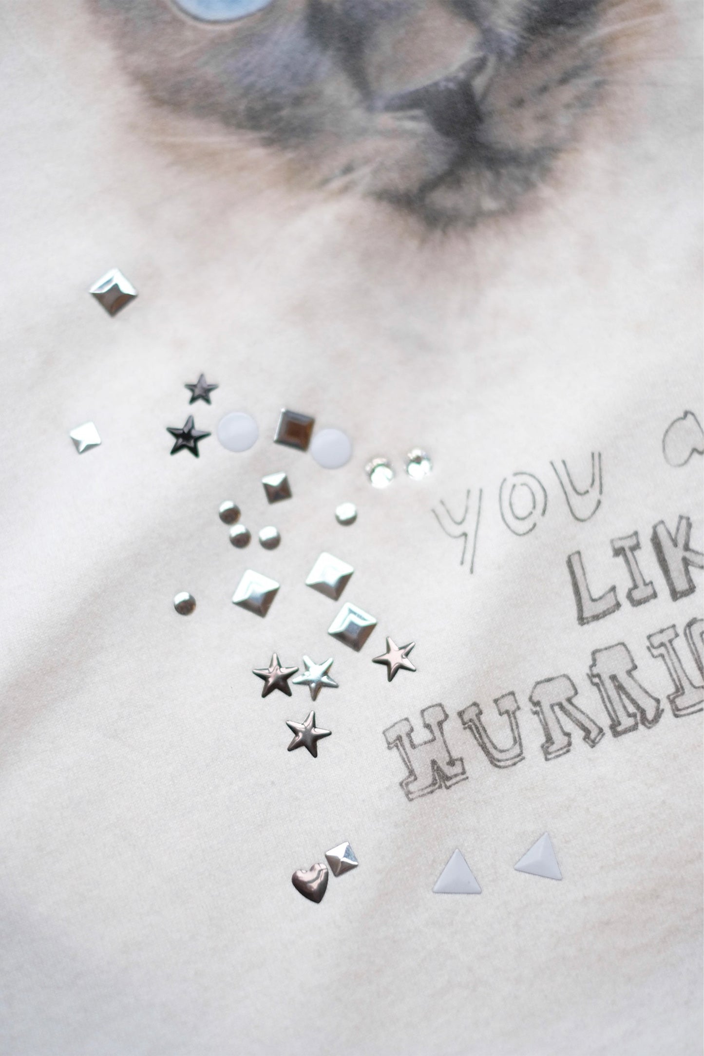 EMBELLISHED DISTRESSED TEE