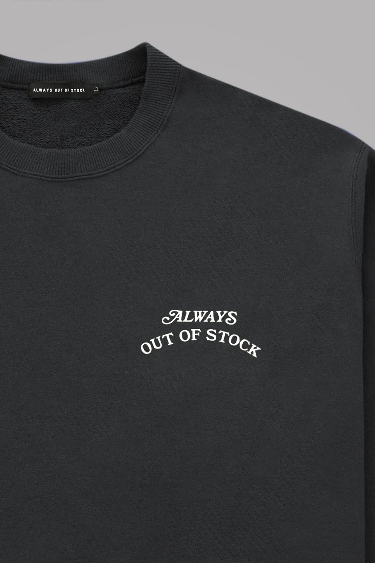 BASIC LOGO  CREWNECK