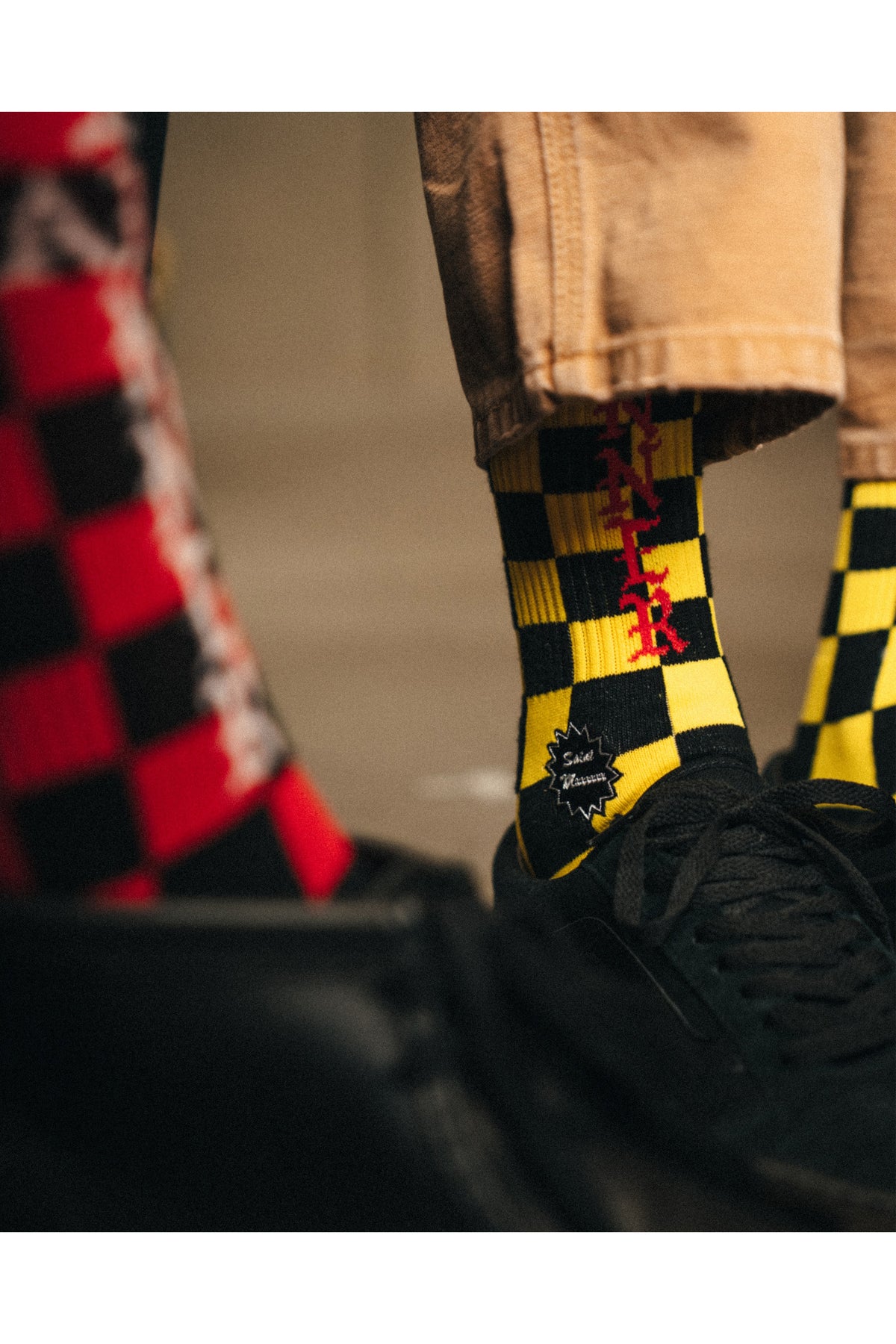 SOCKS/CHECK/BLACK+RED