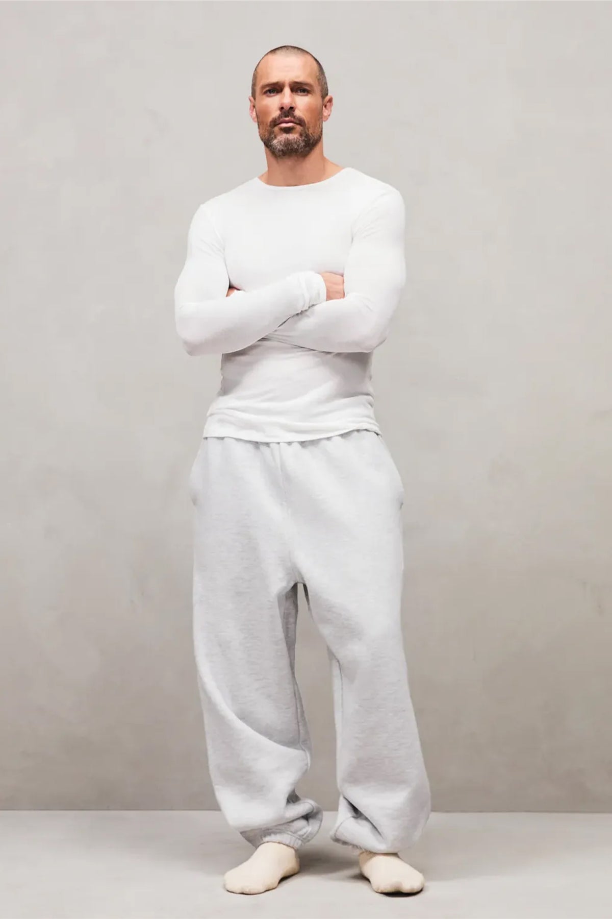 STANDARD SWEAT