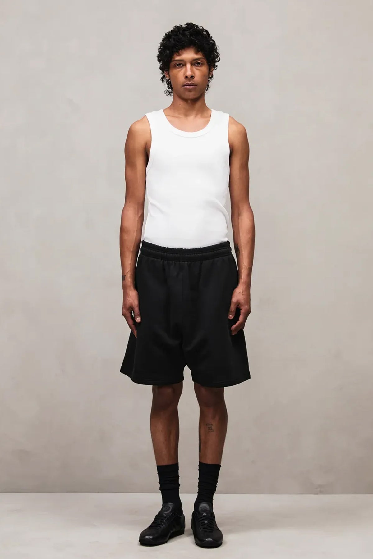 STANDARD SWEATSHORT