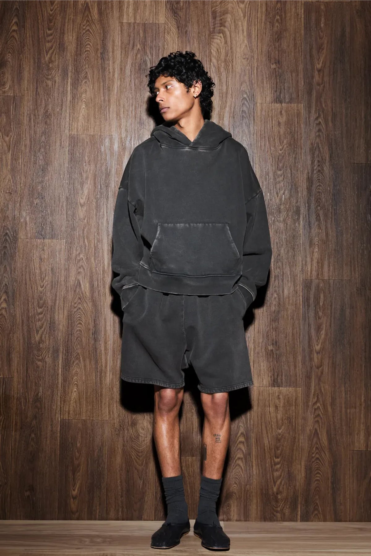 STANDARD SWEATSHORT