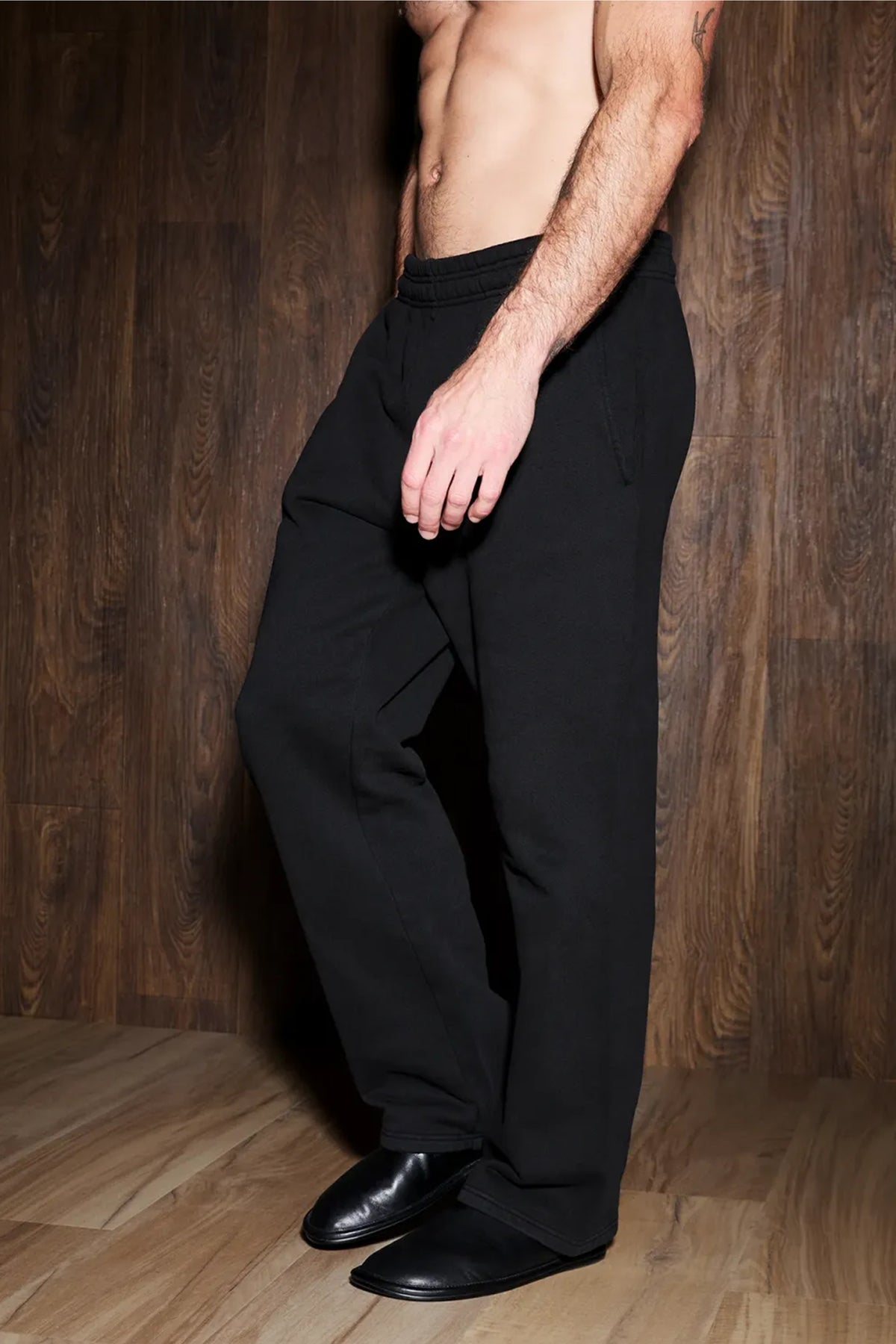 STRAIGHT LEG SWEATPANT