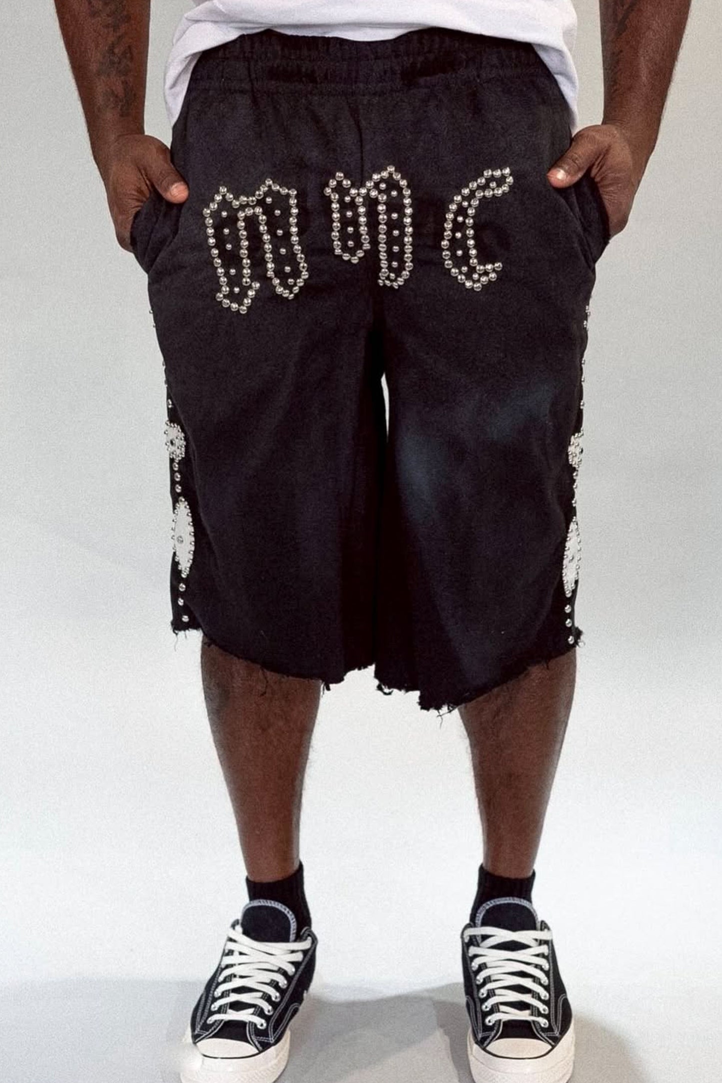 NYC STUDS BAGGY SWEAT SHORTS