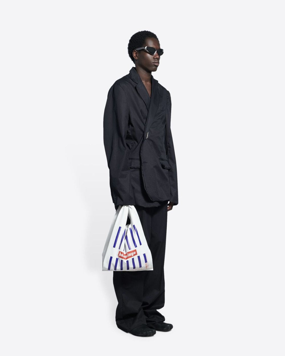 MONDAY SHOPPER