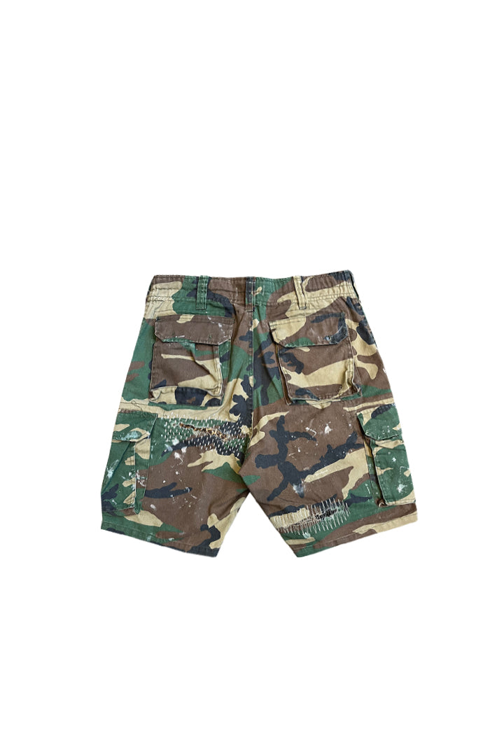 DAMAGE CAMO SHORT PANTS – elephants